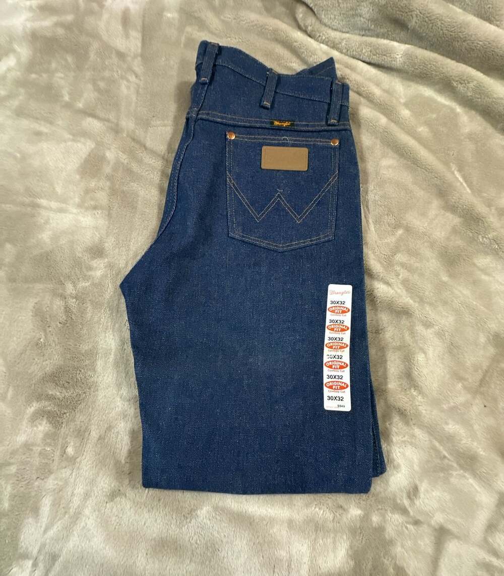 Wrangler Original Fit Cowboy Cut Jeans Size 30x32 Rigid Indigo